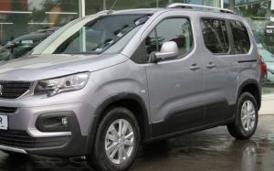 Autopotahy PEUGEOT RIFTER, vzadu dělený 2/1, od 2018, AUTHENTIC DOBLO, žakar červený