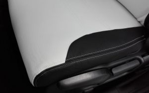 Autopotahy HONDA CR-V IV, od r. 2012, AUTHENTIC LEATHER, černobílé