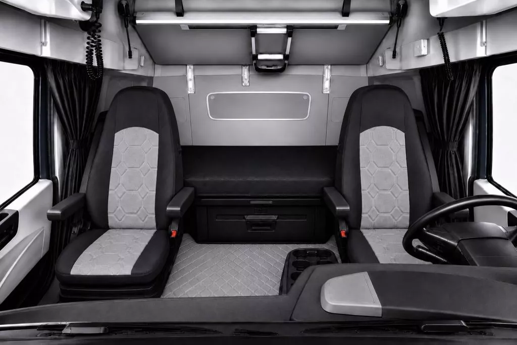 Autopotahy na míru MERCEDES ACTROS MP5 TRUCK, od r. 2019, STYLE šedé