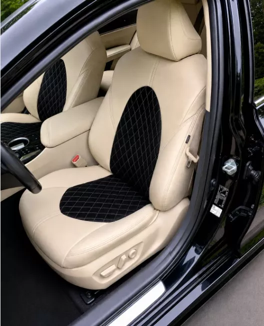 Autopotahy na míru TOYOTA CAMRY VI, XV70, 2017-2024, AUTHENTIC VELVET CARO béžovo černé