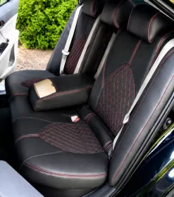 Autopotahy na míru TOYOTA CAMRY VI, XV70, od r. 2017-2024, AUTHENTIC VELVET CARO červené