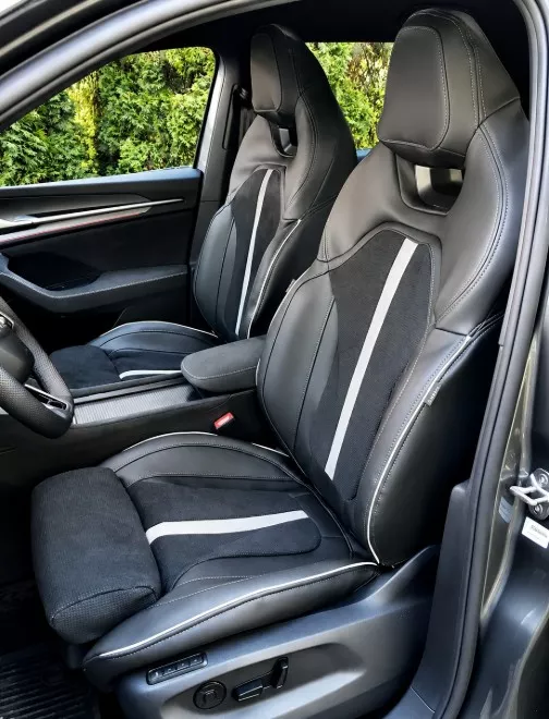 Autopotahy ŠKODA KODIAQ II RS, SPORTLINE, 5M. od 2024, AUTHENTIC LEATHER VELVET černo šedý